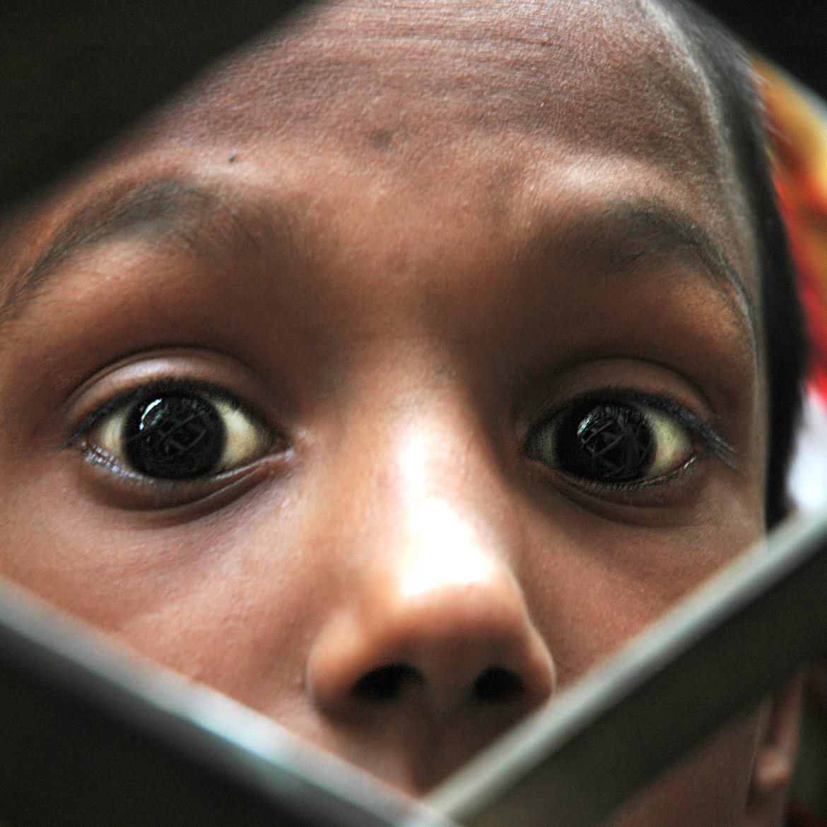 2007-bangladesh-buro-eyes