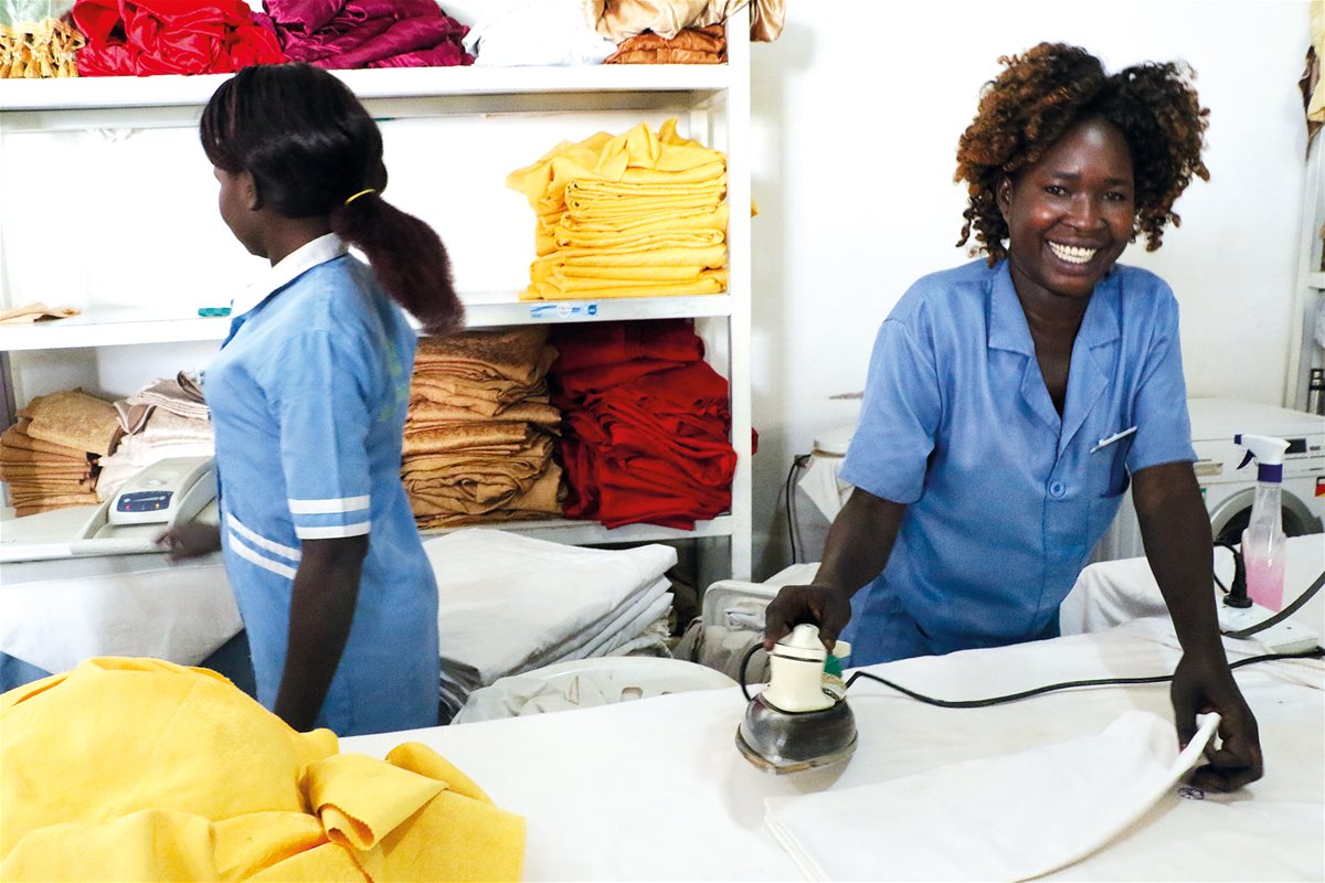 2019-sor-sudan-kaku-reida-hotell-arbeider-(3)
