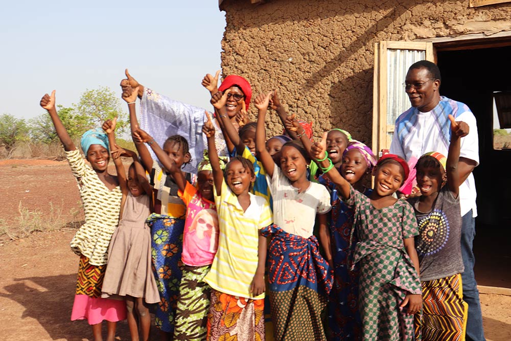 2023-san-speed-school-commune-de-ngoa-classroom-door