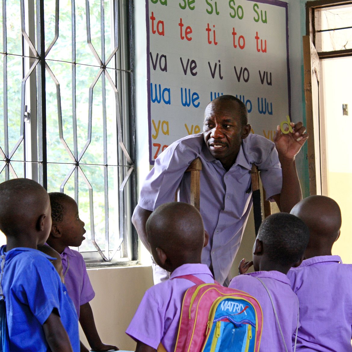 tanzania-amani-teacher2